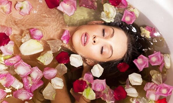 Nehmen Sie Ölbäder zur Brustvergrößerung